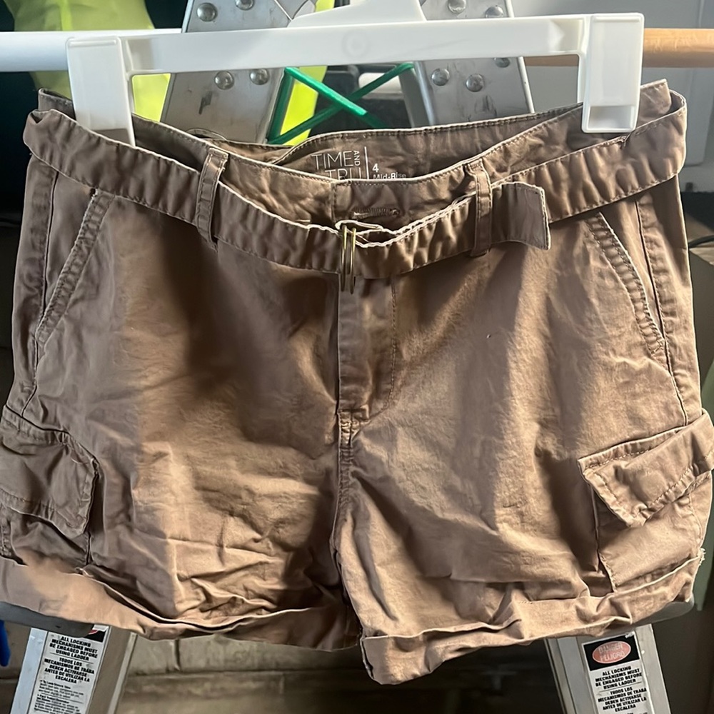 Time and Tru Size 4 Beige Cargo Shorts